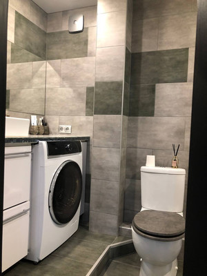 Продам трехкомнатную (3-комн.) квартиру, Большая Московская ул, 110/2, Великий Новгород г