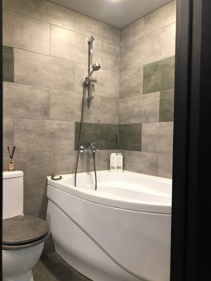 Продам трехкомнатную (3-комн.) квартиру, Большая Московская ул, 110/2, Великий Новгород г