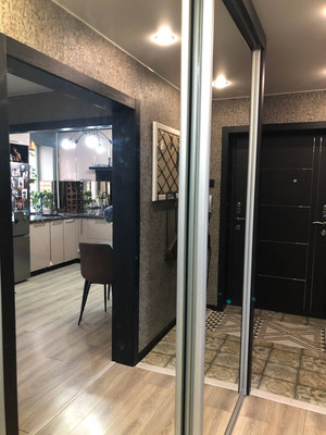 Продам трехкомнатную (3-комн.) квартиру, Большая Московская ул, 110/2, Великий Новгород г