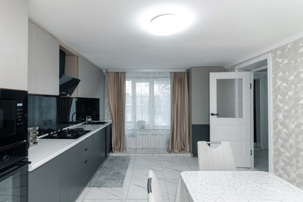 Продам дом, Зырянова ул, 13, Ханты-Мансийск г, 0 км от города