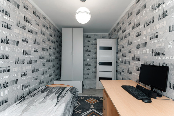 Продам дом, Зырянова ул, 13, Ханты-Мансийск г, 0 км от города