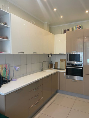 Продам двухкомнатную (2-комн.) квартиру, Дунина-Горкавича ул, 13, Ханты-Мансийск г