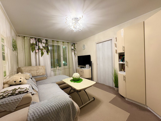 Продам трехкомнатную (3-комн.) квартиру, Родионова ул, 9, Химки г