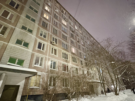 Продам трехкомнатную (3-комн.) квартиру, Родионова ул, 9, Химки г