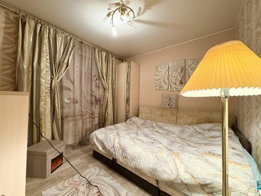 Продам трехкомнатную (3-комн.) квартиру, Родионова ул, 9, Химки г