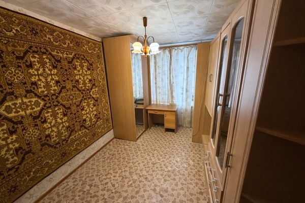 Продам двухкомнатную (2-комн.) квартиру, 8, Зелёный Городок п