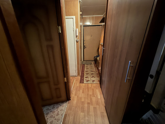 Продам двухкомнатную (2-комн.) квартиру, 8, Зелёный Городок п