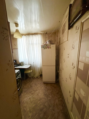 Продам комнату в 3-комн. квартире, Октябрьская наб, 84к3, Санкт-Петербург г