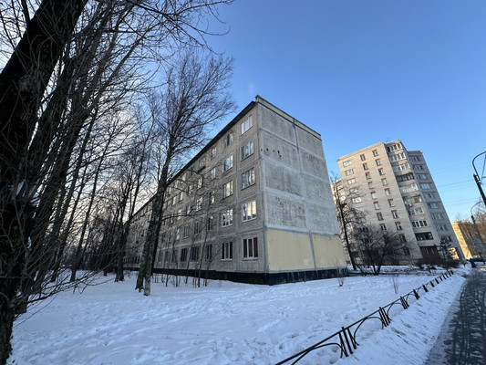 Продам комнату в 3-комн. квартире, Октябрьская наб, 84к3, Санкт-Петербург г