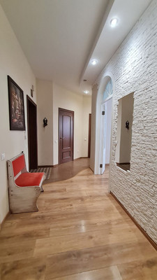 Продам трехкомнатную (3-комн.) квартиру, Ямская ул, 10, Ханты-Мансийск г