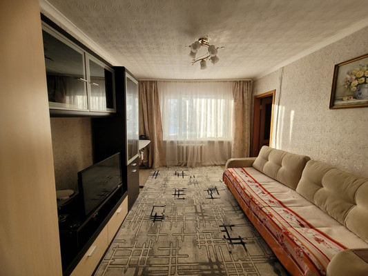 Продам трехкомнатную (3-комн.) квартиру, Гагарина ул, 165, Ханты-Мансийск г