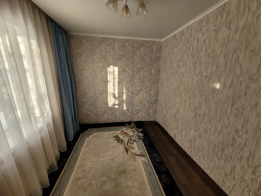 Продам трехкомнатную (3-комн.) квартиру, Гагарина ул, 165, Ханты-Мансийск г