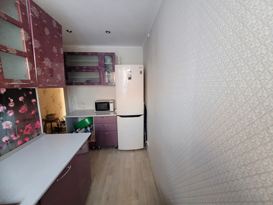 Продам трехкомнатную (3-комн.) квартиру, Гагарина ул, 165, Ханты-Мансийск г