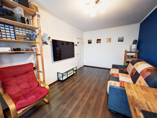 Продам трехкомнатную (3-комн.) квартиру, Альпийский пер, 20А, Санкт-Петербург г