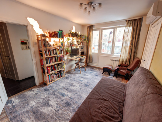 Продам трехкомнатную (3-комн.) квартиру, Альпийский пер, 20А, Санкт-Петербург г