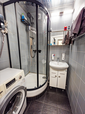 Продам трехкомнатную (3-комн.) квартиру, Альпийский пер, 20А, Санкт-Петербург г