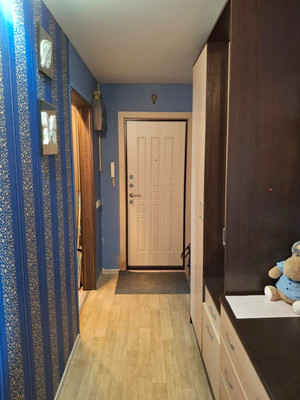 Продам двухкомнатную (2-комн.) квартиру, Молодежный проезд, 4, Мурманск г