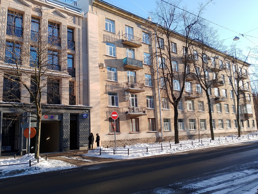 Продам трехкомнатную (3-комн.) квартиру, 20-я В.О. линия, 3В, Санкт-Петербург г