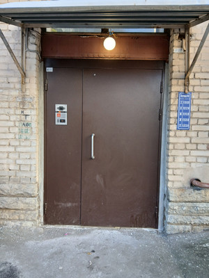 Продам трехкомнатную (3-комн.) квартиру, 20-я В.О. линия, 3В, Санкт-Петербург г