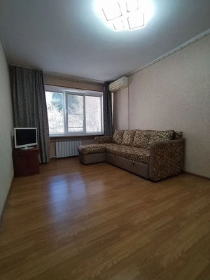 Продам однокомнатную (1-комн.) квартиру, Войкова ул, 24, Туапсе г