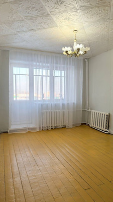 Продам двухкомнатную (2-комн.) квартиру, Школьная ул, 7, Николаевка с