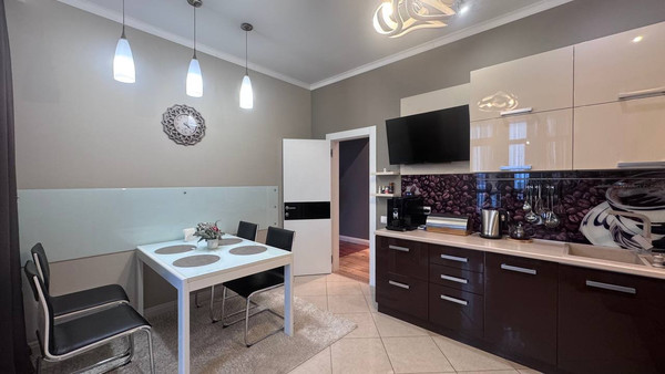 Продам двухкомнатную (2-комн.) квартиру, Ибрагимова б-р, 32, Уфа г