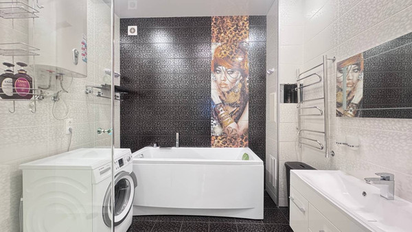 Продам двухкомнатную (2-комн.) квартиру, Ибрагимова б-р, 32, Уфа г