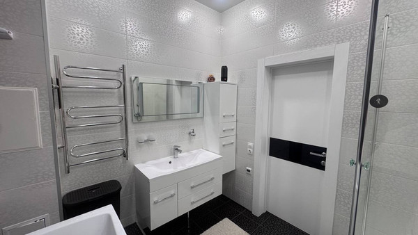 Продам двухкомнатную (2-комн.) квартиру, Ибрагимова б-р, 32, Уфа г