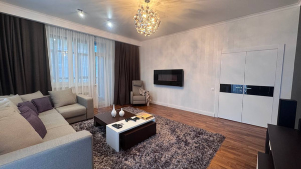 Продам двухкомнатную (2-комн.) квартиру, Ибрагимова б-р, 32, Уфа г