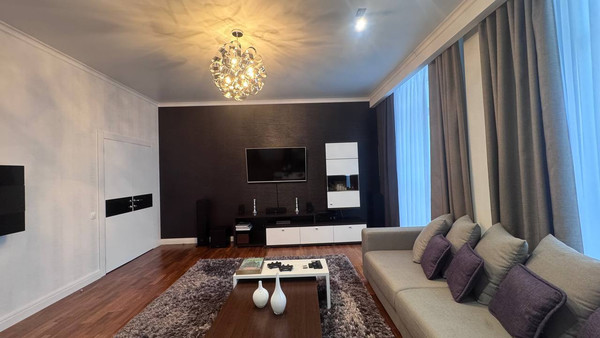 Продам двухкомнатную (2-комн.) квартиру, Ибрагимова б-р, 32, Уфа г