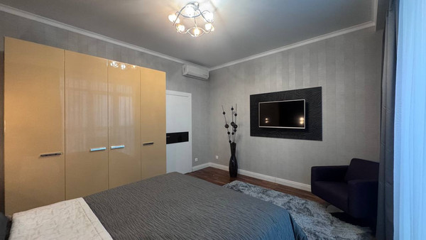 Продам двухкомнатную (2-комн.) квартиру, Ибрагимова б-р, 32, Уфа г