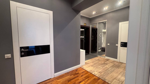 Продам двухкомнатную (2-комн.) квартиру, Ибрагимова б-р, 32, Уфа г