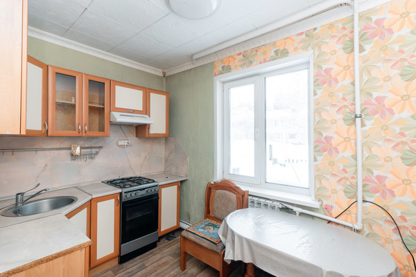 Продам двухкомнатную (2-комн.) квартиру, Мира ул, 127кА, Ханты-Мансийск г