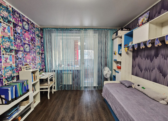 Продам двухкомнатную (2-комн.) квартиру, Строителей ул, 100, Ханты-Мансийск г