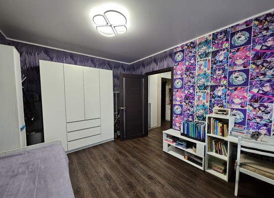 Продам двухкомнатную (2-комн.) квартиру, Строителей ул, 100, Ханты-Мансийск г