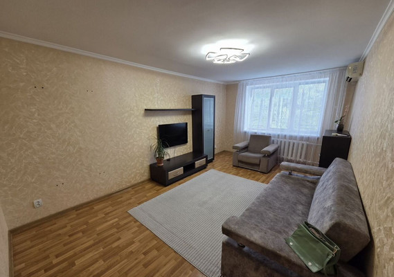 Продам трехкомнатную (3-комн.) квартиру, Поповкина ул, 55, Симферополь г