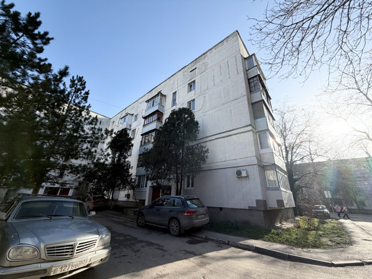 Продам трехкомнатную (3-комн.) квартиру, Поповкина ул, 55, Симферополь г