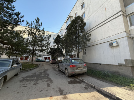 Продам трехкомнатную (3-комн.) квартиру, Поповкина ул, 55, Симферополь г