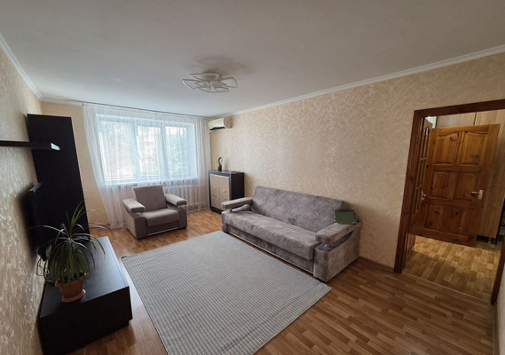 Продам трехкомнатную (3-комн.) квартиру, Поповкина ул, 55, Симферополь г