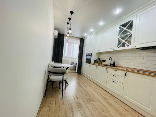 Продам однокомнатную (1-комн.) квартиру, Гаражная ул, 107, Краснодар г