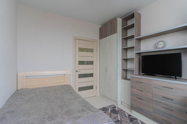 Продам двухкомнатную (2-комн.) квартиру, Балаклавская ул, 73, Симферополь г