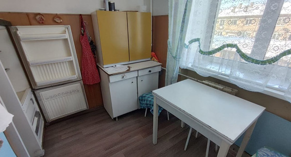 Продам трехкомнатную (3-комн.) квартиру, Полетаева ул, 10, Заречный мкр