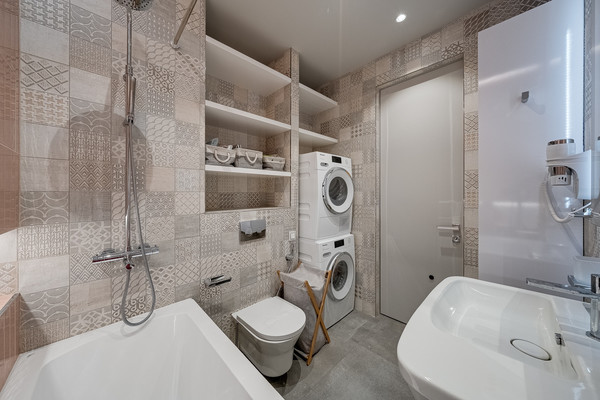 Продам трехкомнатную (3-комн.) квартиру, Ленинградский пр-кт, 29, Москва г