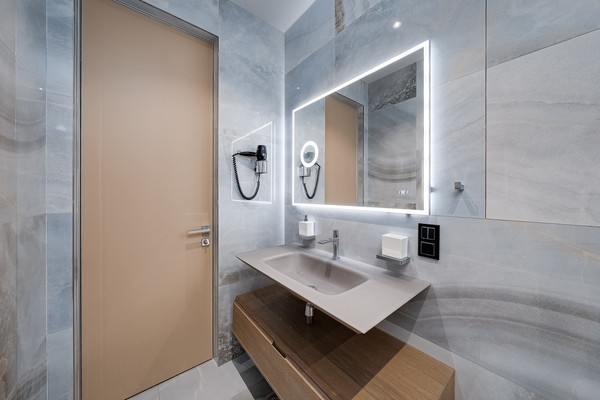 Продам трехкомнатную (3-комн.) квартиру, Ленинградский пр-кт, 29, Москва г