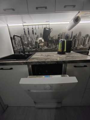 Продам двухкомнатную (2-комн.) квартиру, Парковая ул, 92а, Ханты-Мансийск г