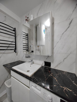 Продам двухкомнатную (2-комн.) квартиру, Парковая ул, 92а, Ханты-Мансийск г