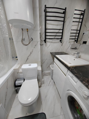 Продам двухкомнатную (2-комн.) квартиру, Парковая ул, 92а, Ханты-Мансийск г