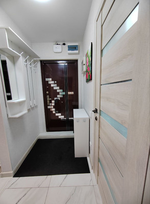 Продам двухкомнатную (2-комн.) квартиру, Парковая ул, 92а, Ханты-Мансийск г