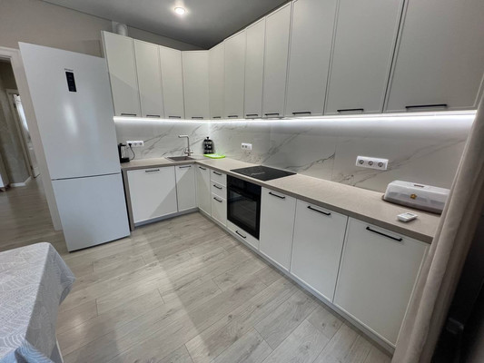 Продам двухкомнатную (2-комн.) квартиру, им. Мурата Ахеджака ул, 12к4, Краснодар г