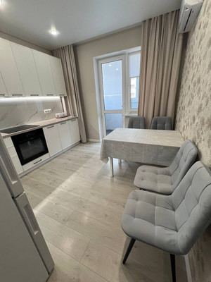 Продам двухкомнатную (2-комн.) квартиру, им. Мурата Ахеджака ул, 12к4, Краснодар г